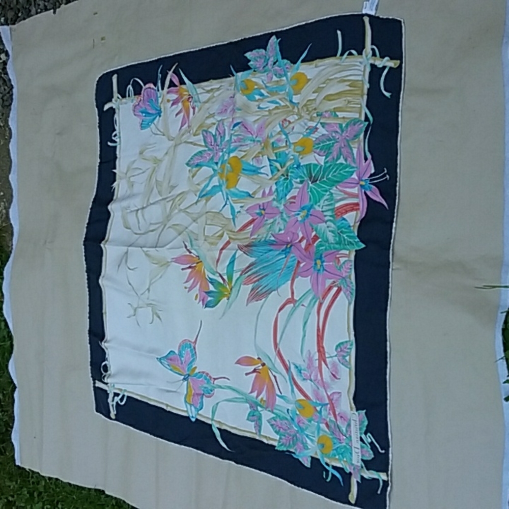 Christian Dior silk scarf size 34 x 34 Made in Italy Vintage - Picture 6 of 15
